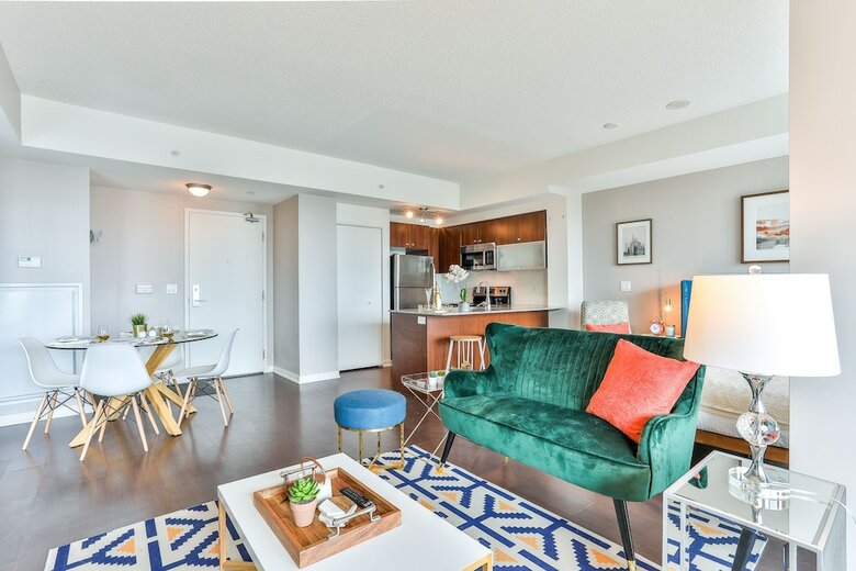 Liberty Village Condo W/parking