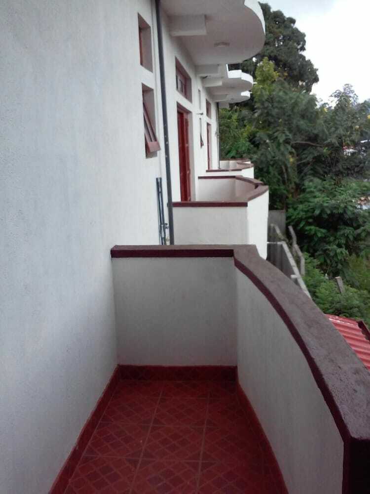 Hotel Lizzie Villa Guest House