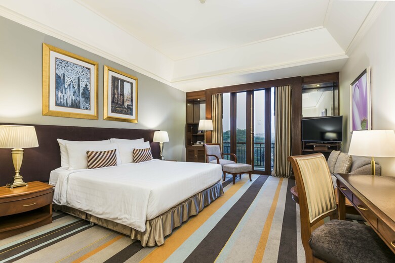 Chatrium Hotel Royal Lake Yangon