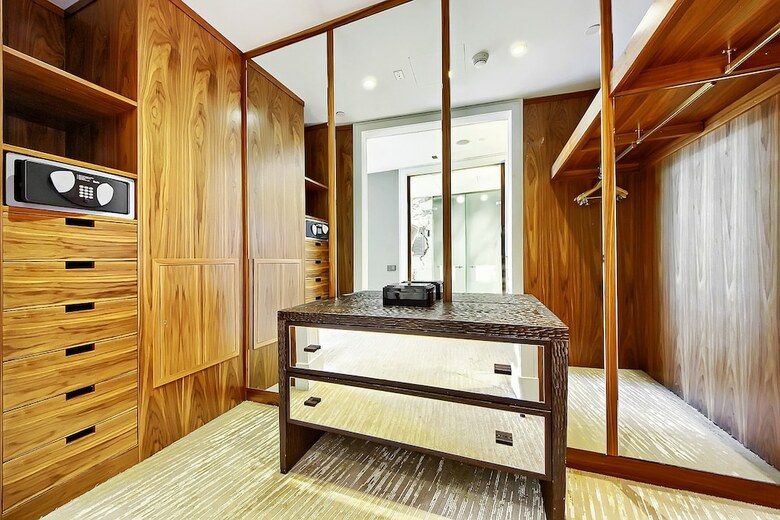Hotel Sky Apartments Rentals Service