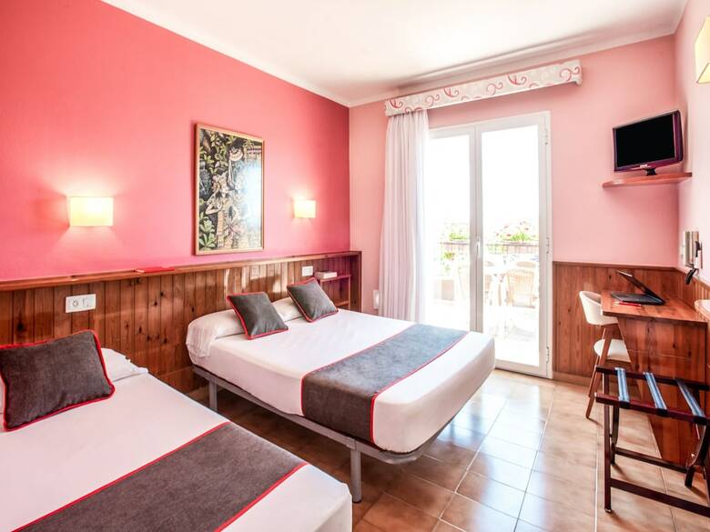 Pension Oyo Hostal Casa Feliu