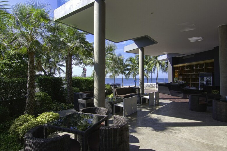Kalm Bangsaen Hotel