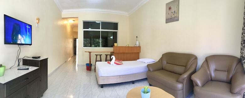 Hotel Teluk Batik Holiday Apartment