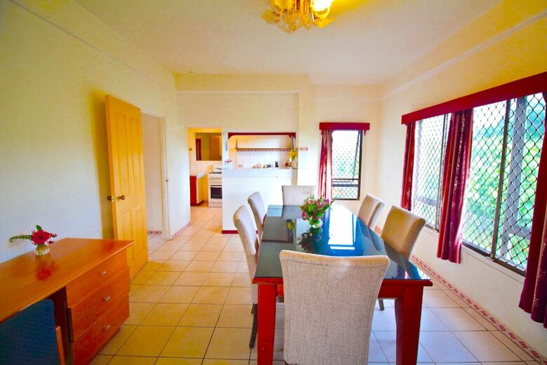 Hotel Tonga Holiday Villa