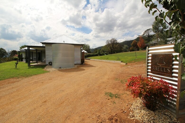 3 Bells Alpine Cottage
