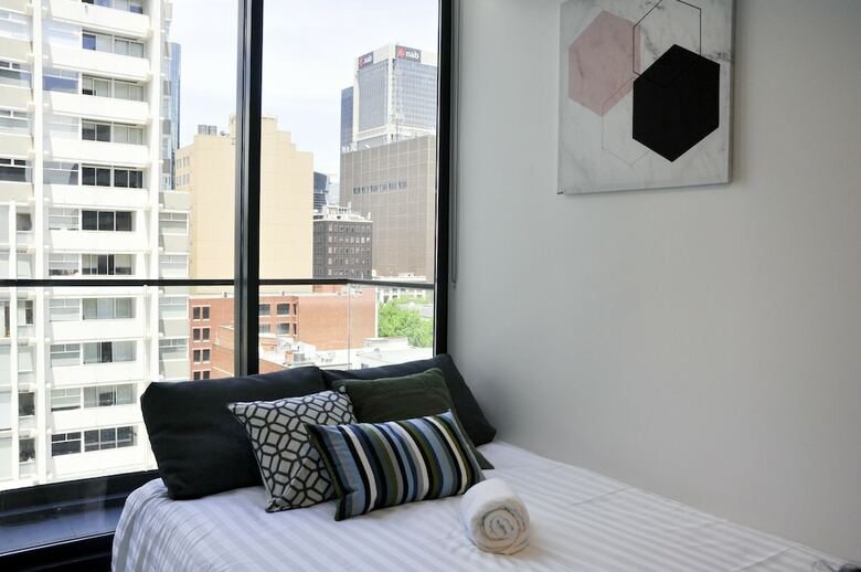 Mono Apartments On La Trobe