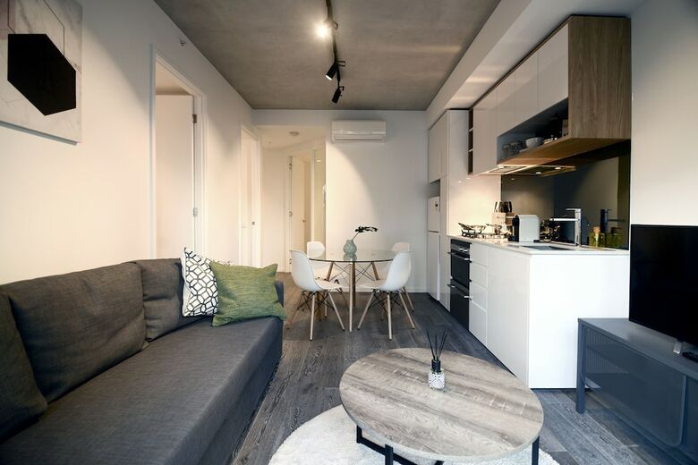 Mono Apartments On La Trobe