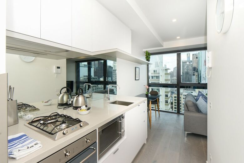 Mono Apartments On La Trobe