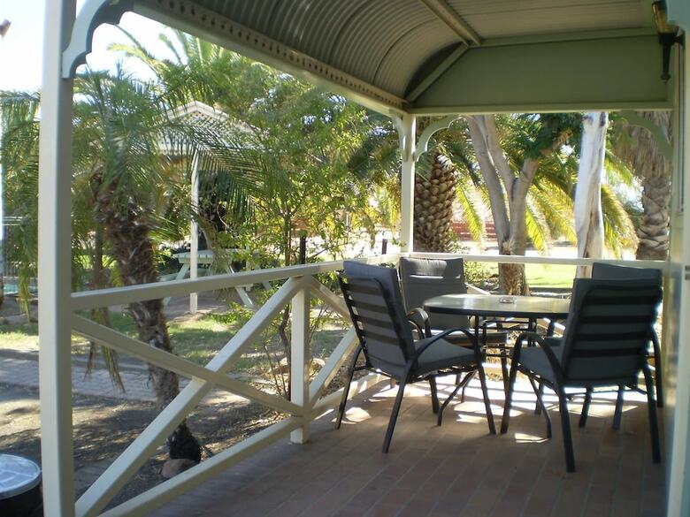 Hotel Banjo's Overnight & Holiday Units