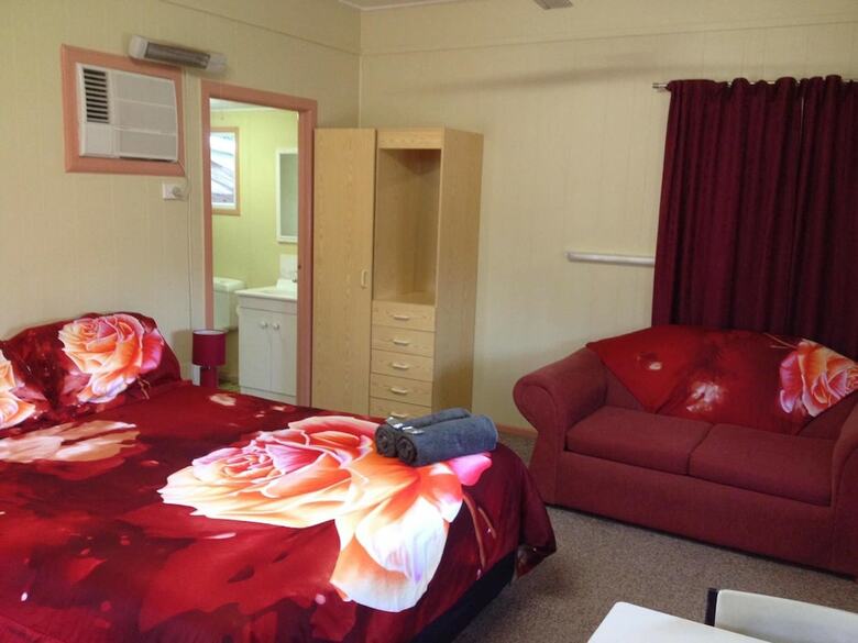 Hotel Banjo's Overnight & Holiday Units