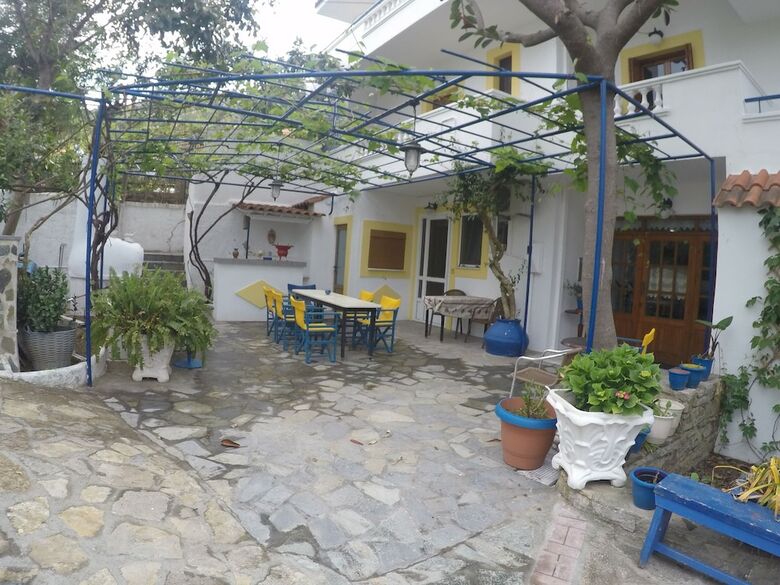 Aparthotel Zafiria Apartments