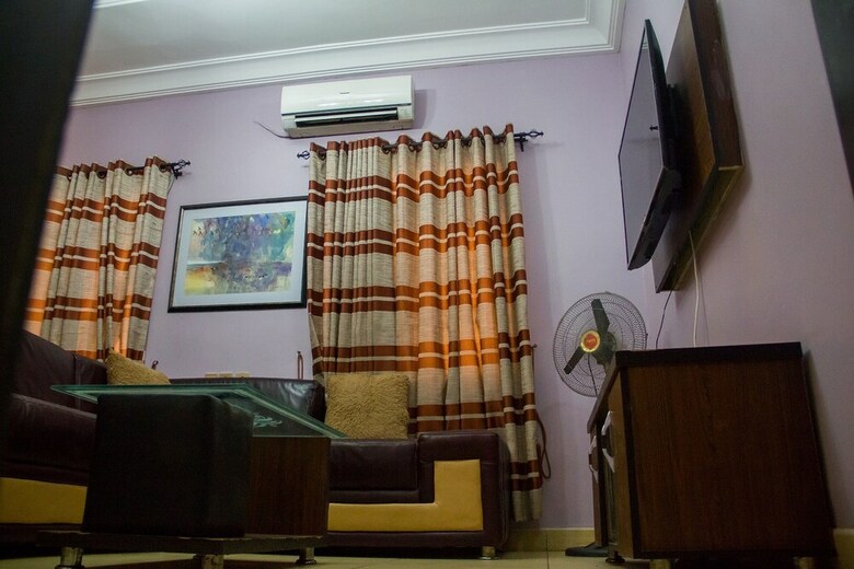 Hotel Rita's Events And Suites