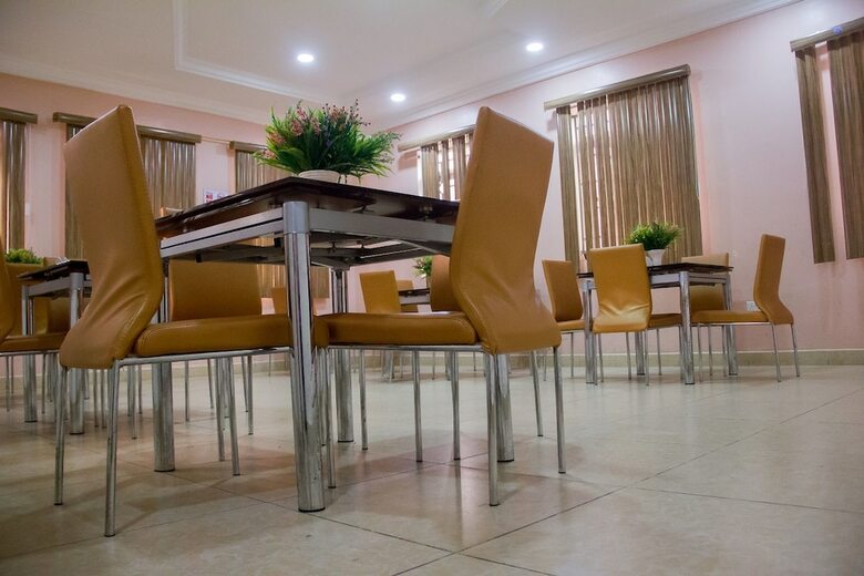 Hotel Rita's Events And Suites