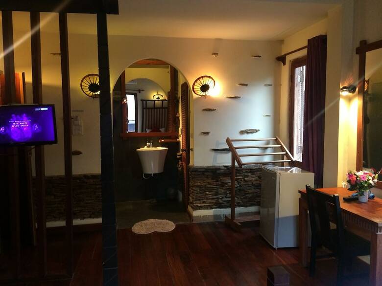 Hotel Chaluenxay Villa