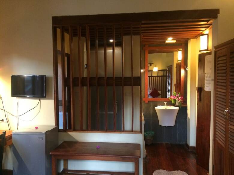 Hotel Chaluenxay Villa