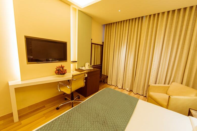 Hotel Clark International
