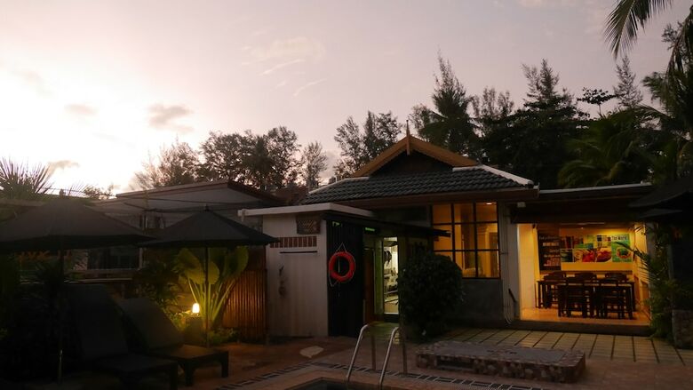 Hotel Bangtao Beach Chalet