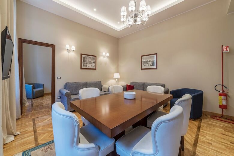Novecento Apartments