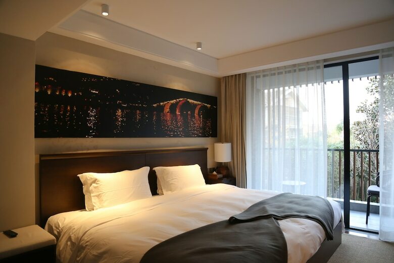 Hotel Seclusive Life In Jiangnan ?canal Yard