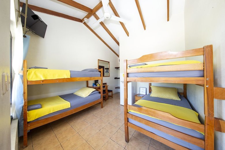Hotel Cabinas Diversion Tropical