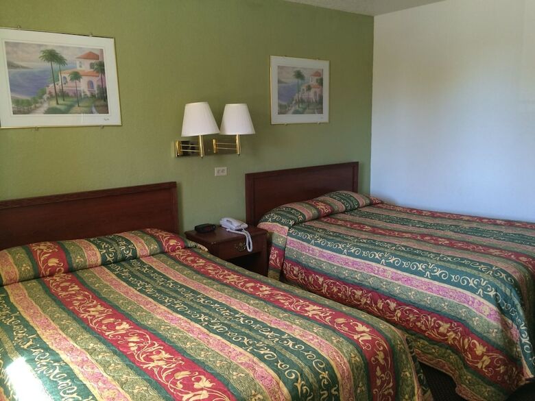 Hotel Farmington Inn