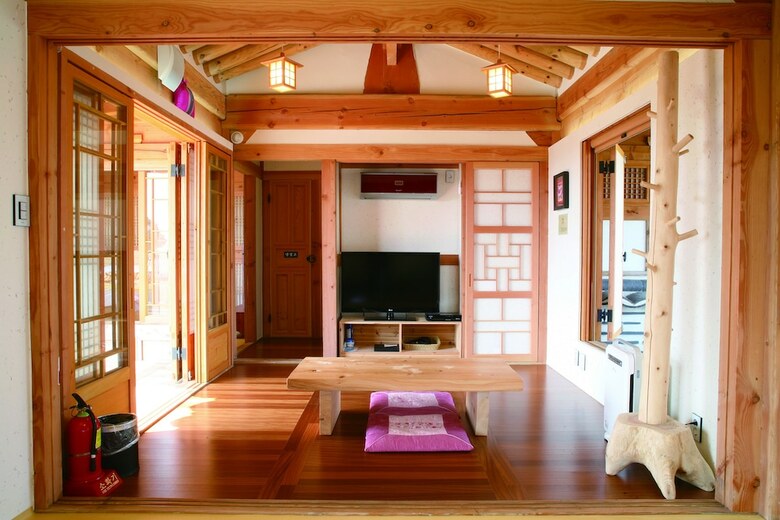 Youngsanjae Hanok Hotel