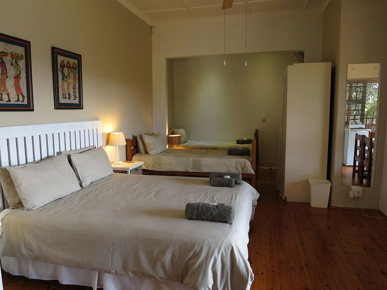 Hotel Dempsey's Guest House