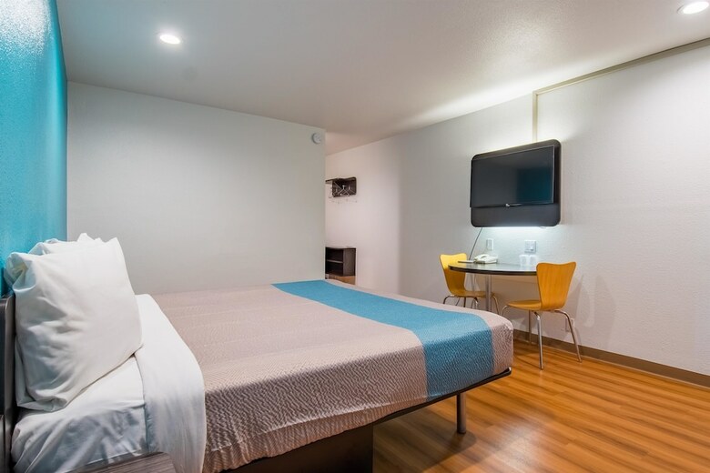 Motel 6 San Bernardino, Ca - Downtown
