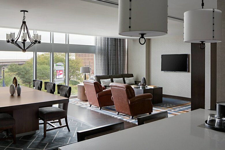 Hotel Omaha Marriott Downtown At The Capitol District