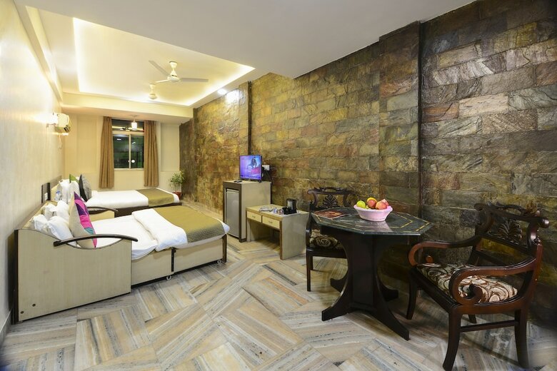 Hotel Ashish Palace