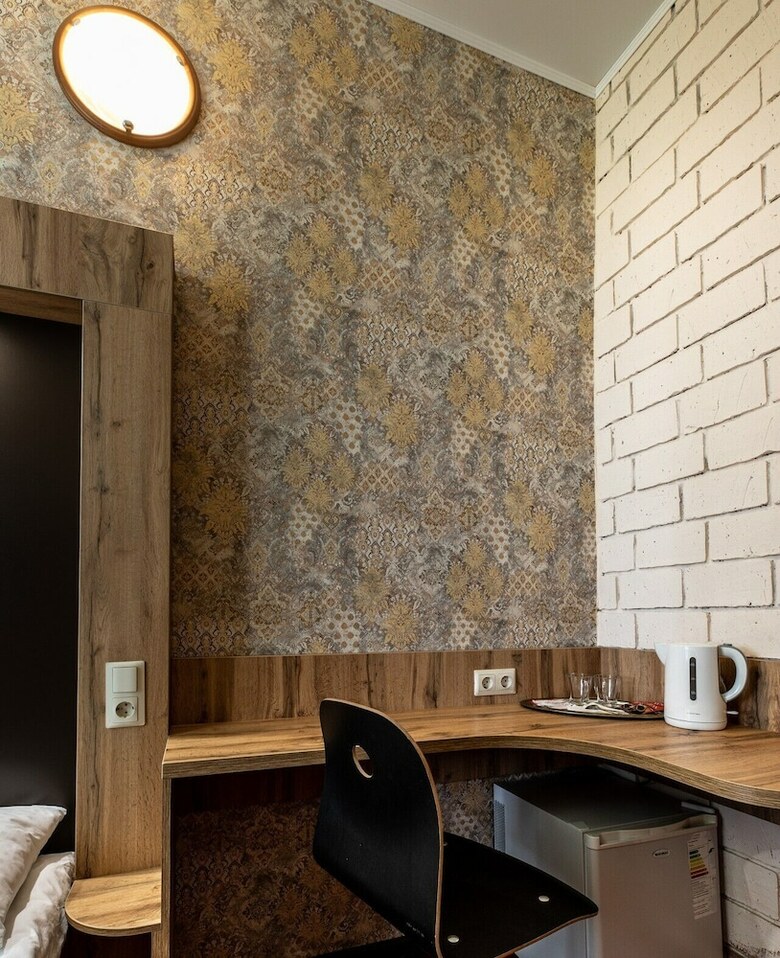 Hotel 1-st Train