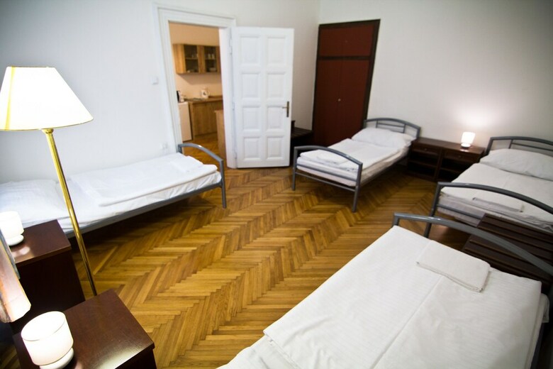 Happy Apartments For Friends