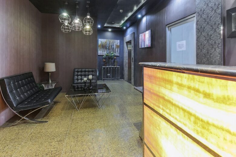 Oyo 105 Melbourne Suites Hotel