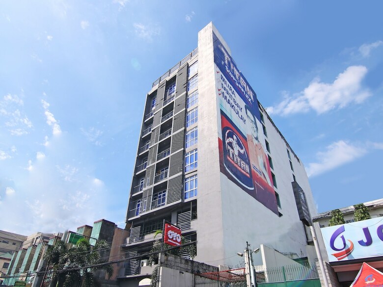 Oyo 105 Melbourne Suites Hotel