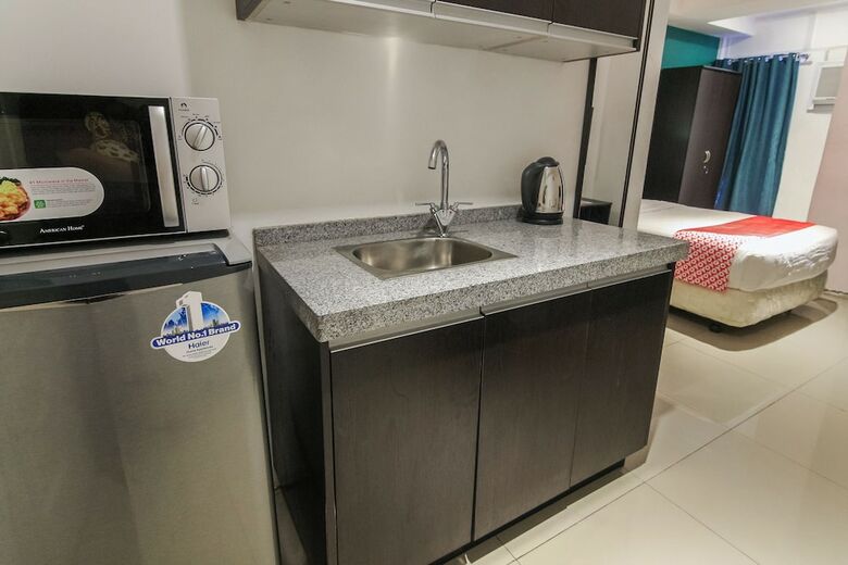 Oyo 105 Melbourne Suites Hotel