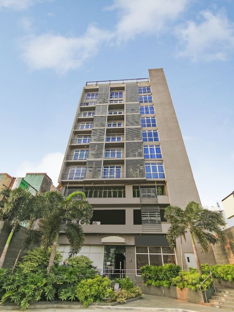 Oyo 105 Melbourne Suites Hotel
