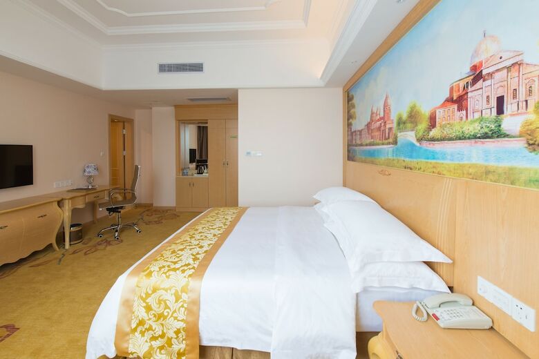 Royale International Hotel
