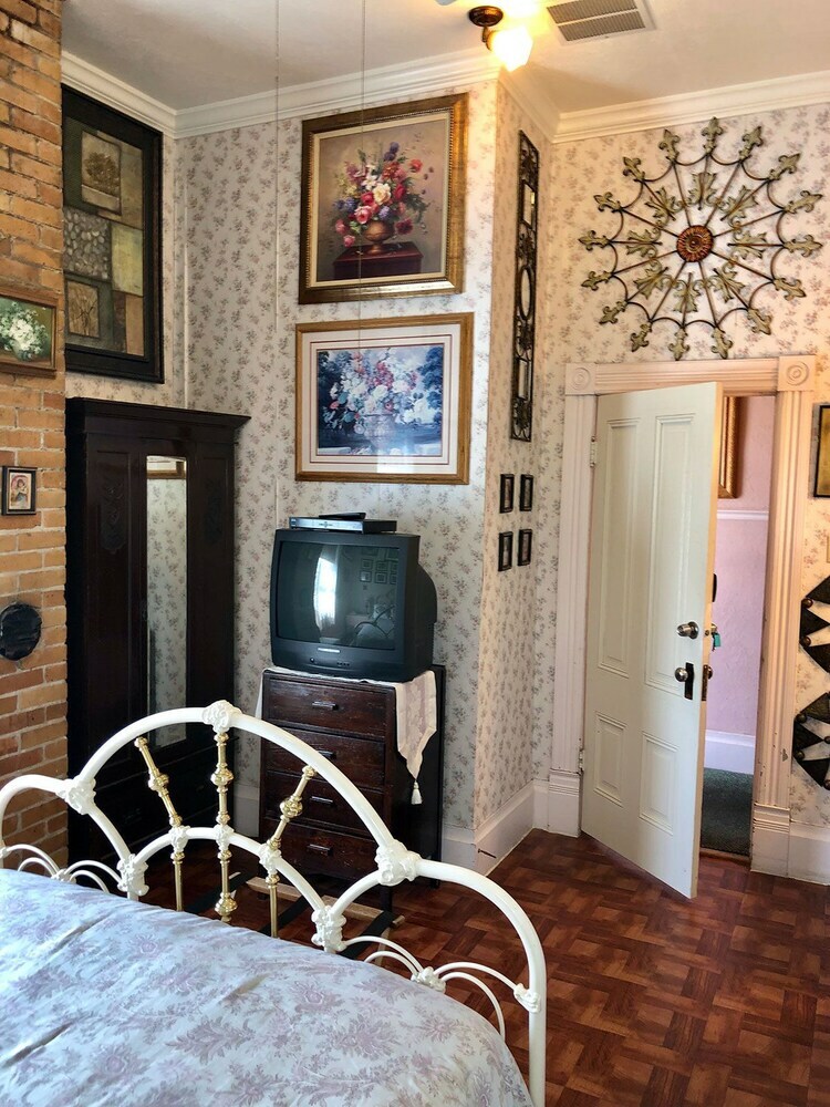 Bed & Breakfast Power's Mansion Inn