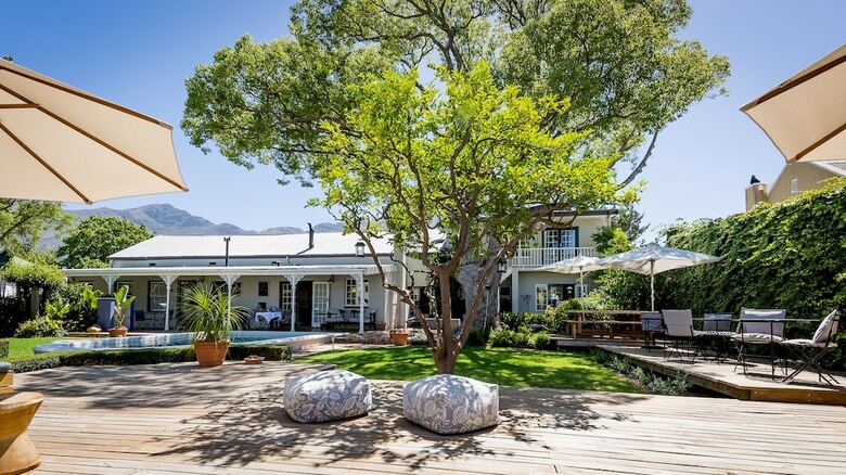 Bed & Breakfast Macaron Boutique Guest House