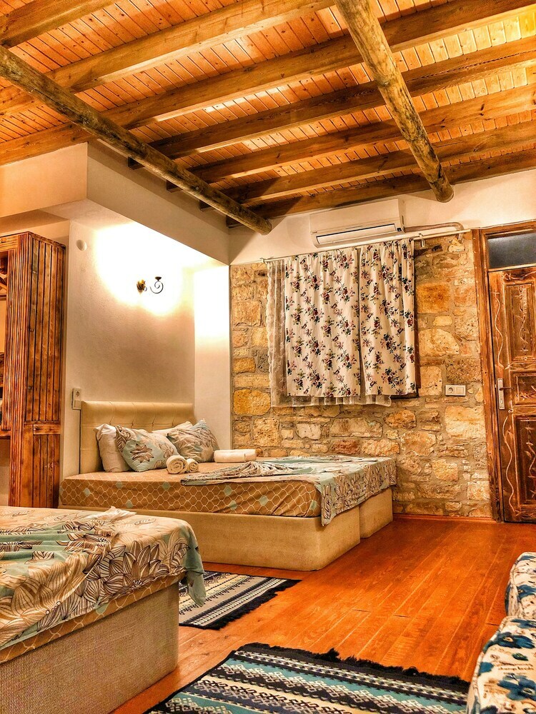 Hotel Parmis Boutique House