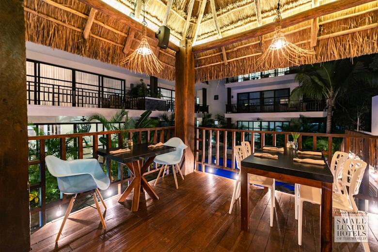 Kasa Hotel Parota