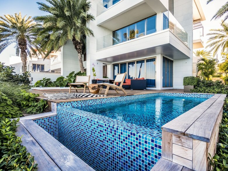 Hotel Hodges Bay Resort And Spa