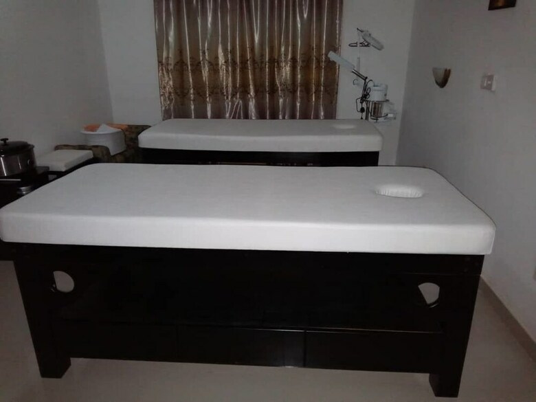 Mowicribs Hotel & Spa