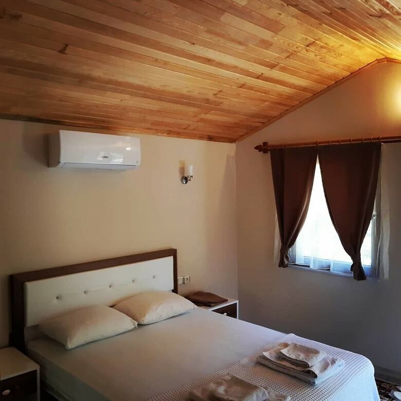 Secret Garden Bungalows & Tent Hotel