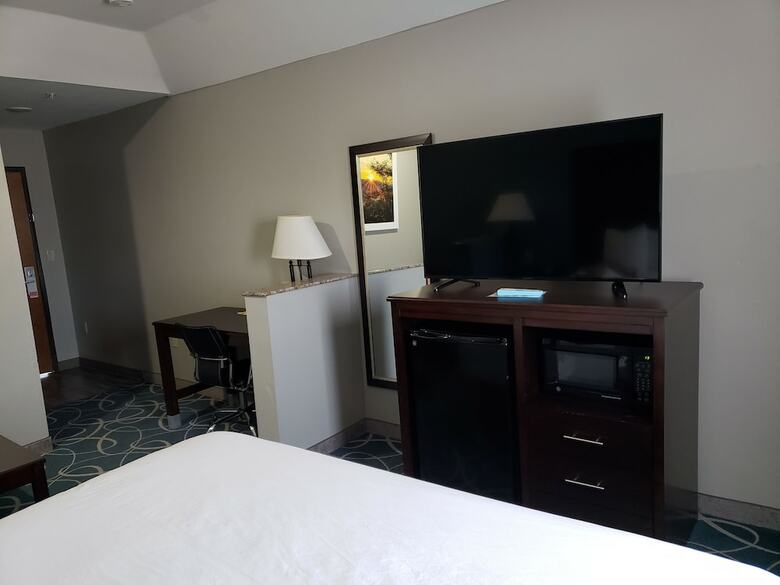 Hotel Days Inn & Suites By Wyndham Cleburne Tx