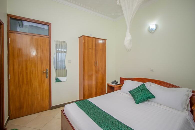 Jevine Hotel