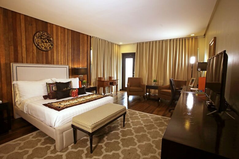 Bed & Breakfast The Oriental Luxury Suites Tagaytay