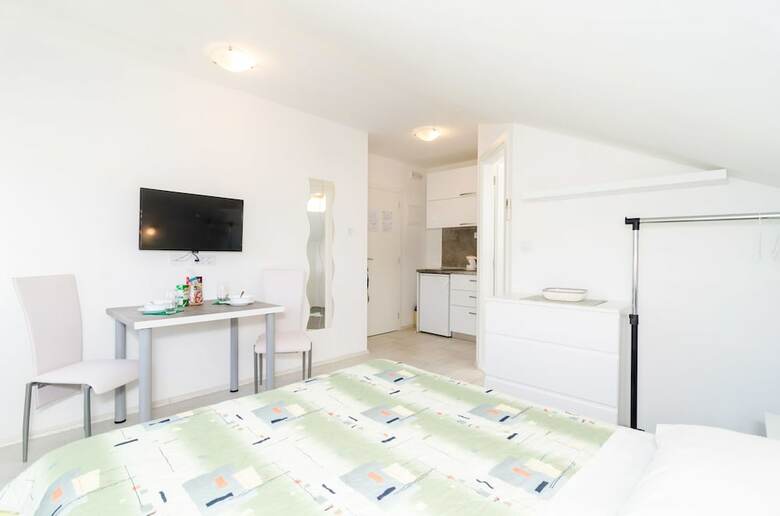 Hotel Cina Apartments