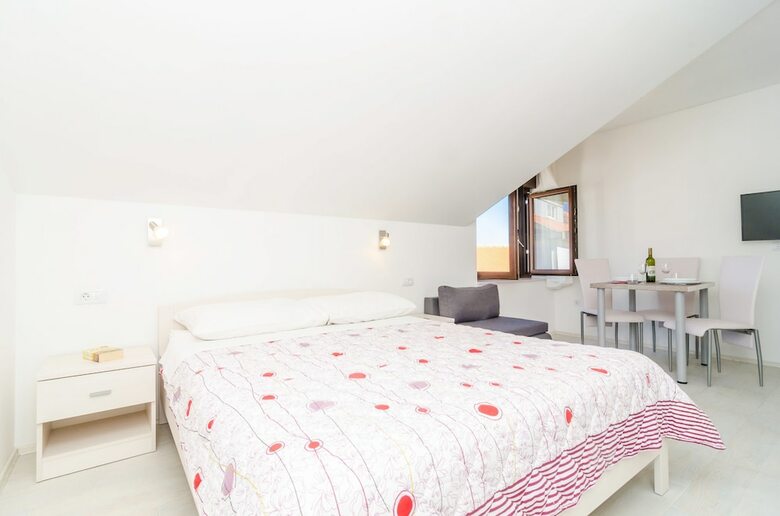 Hotel Cina Apartments