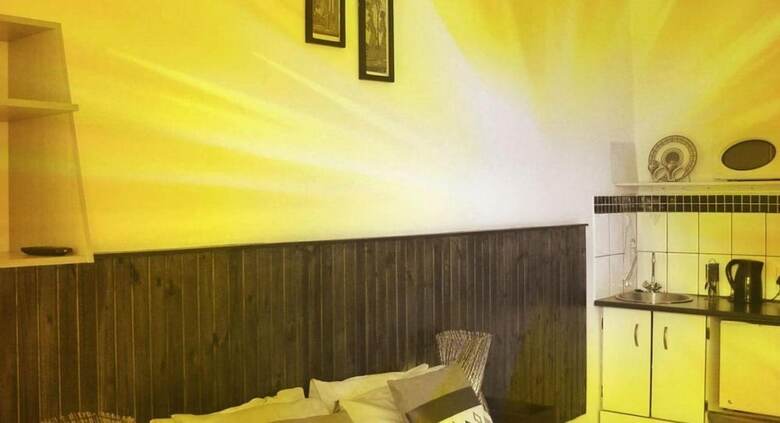 Hotel Esther's Lodge